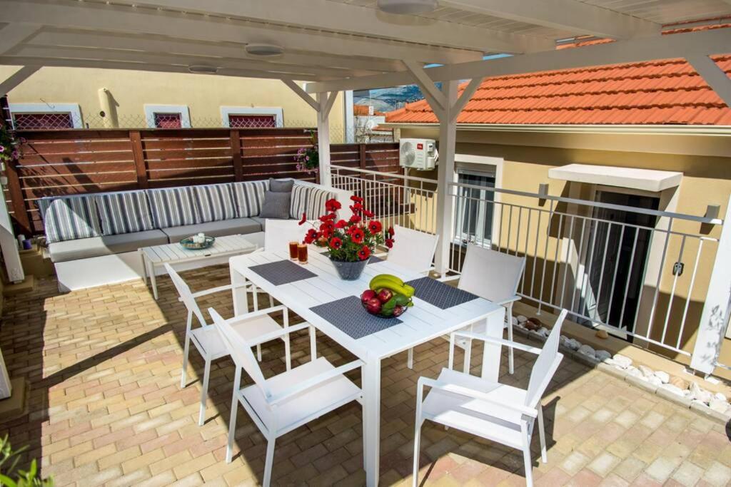 Avocado Villa Offering Peace And Relaxation Αργοστόλι Εξωτερικό φωτογραφία